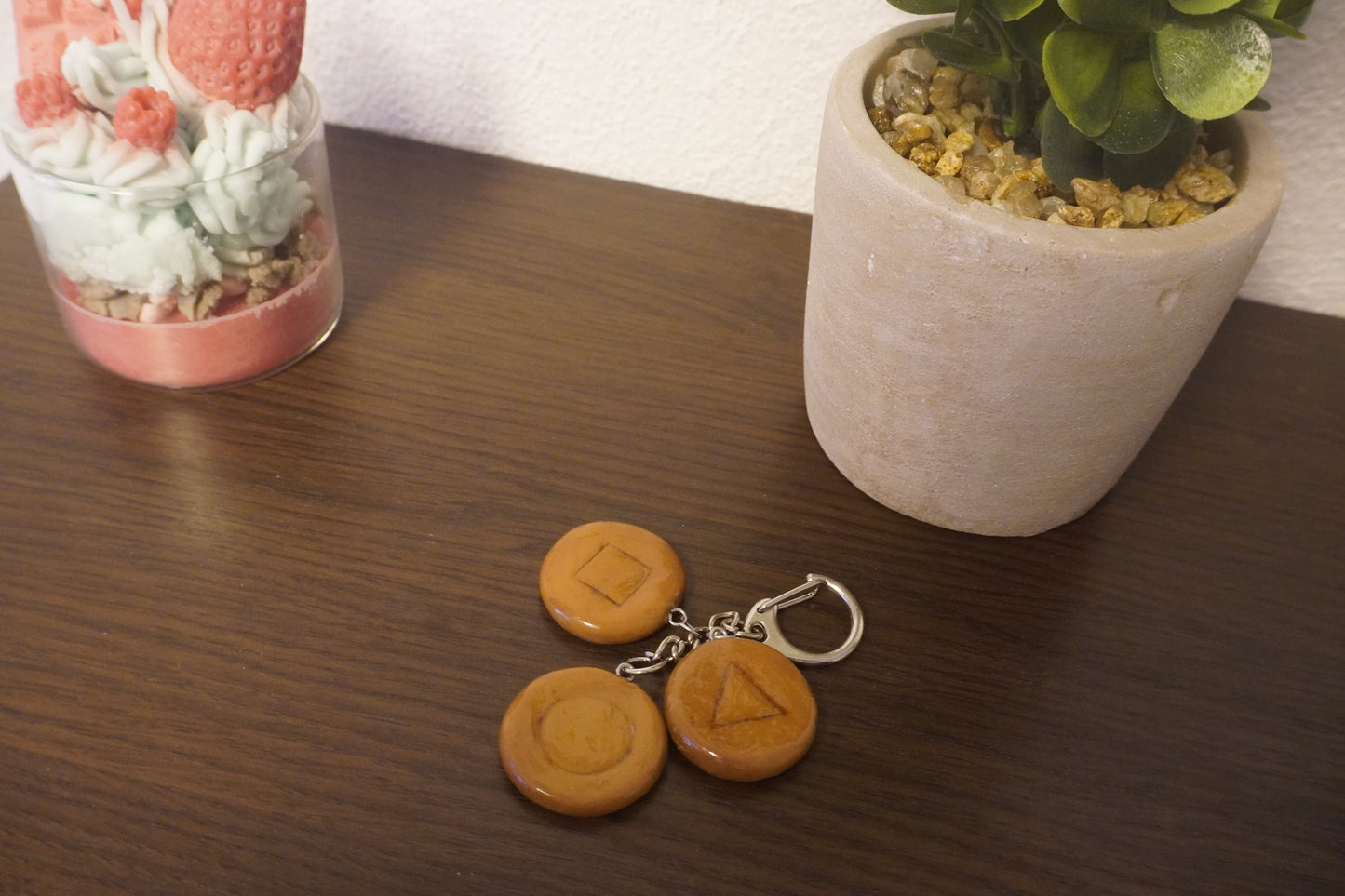 Squid game cookie keychain